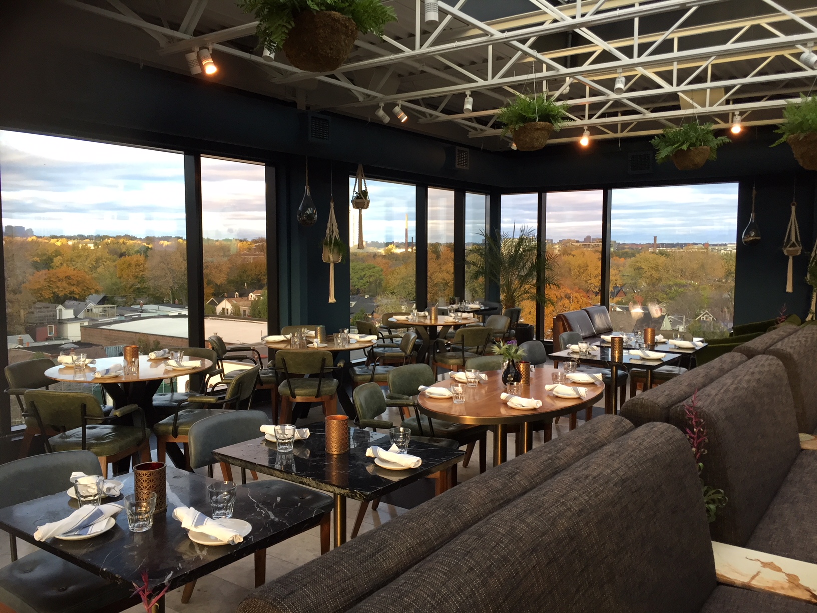 Broadview Hotel: Modern Victorian Style