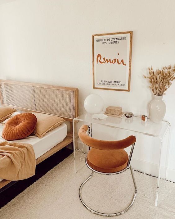 Terracotta & Cream Bedroom - September Pinterest 2020: Top 15 Inspiration & Ideas: A gorgeous minimal Fall inspired terracotta and cream coloured bedroom and work space creates a relaxing space to come and rest or to focus on work for the day. @chloedominik #fallinspiredbedroom #fallinspiredbedroomdecor #teracottaandcream #terracottaandcreambedroom #bedroomworkspace #bedroomworkspaceideas #minimalistbedroomworkspace