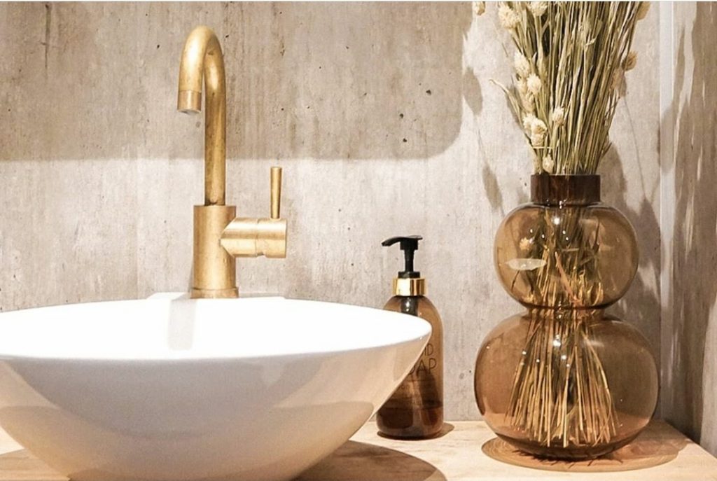 Norwegian home tour Vibeke Sommerbakk: Bathroom vanity styling