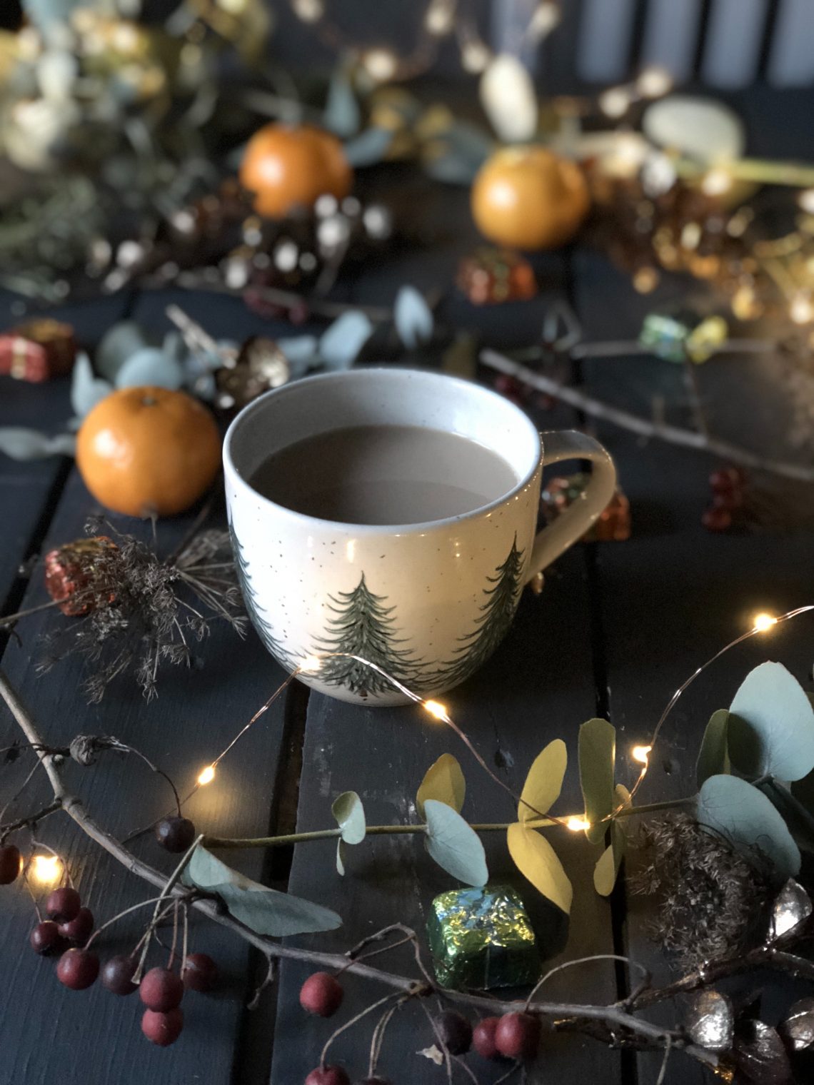 7 Ways To Make Your Room More Hygge This Christmas: Embrace the Danish lifestyle of Hygge this Christmas by creating a cozy home with some hygge home decor ideas on how to make your room more cozy and friendly around Christmas! And to live the Danish philosophy. @chloedominik #hygge #hyggechristmas #hyggeaesthetic #hyggehome #hyggelifetsyle #hyggedecor #hyggeideas #hyggecozyliving