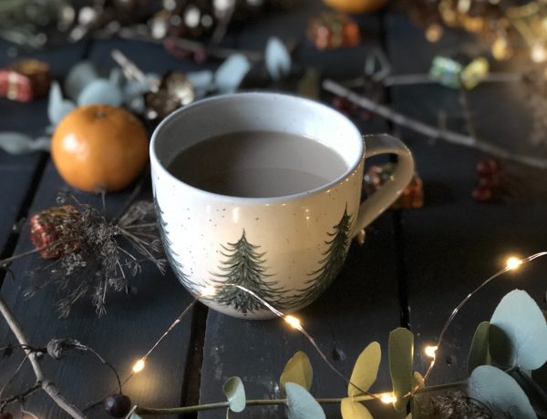 7 Ways To Make Your Room More Hygge This Christmas: Embrace the Danish lifestyle of Hygge this Christmas by creating a cozy home with some hygge home decor ideas on how to make your room more cozy and friendly around Christmas! And to live the Danish philosophy. @chloedominik #hygge #hyggechristmas #hyggeaesthetic #hyggehome #hyggelifetsyle #hyggedecor #hyggeideas #hyggecozyliving