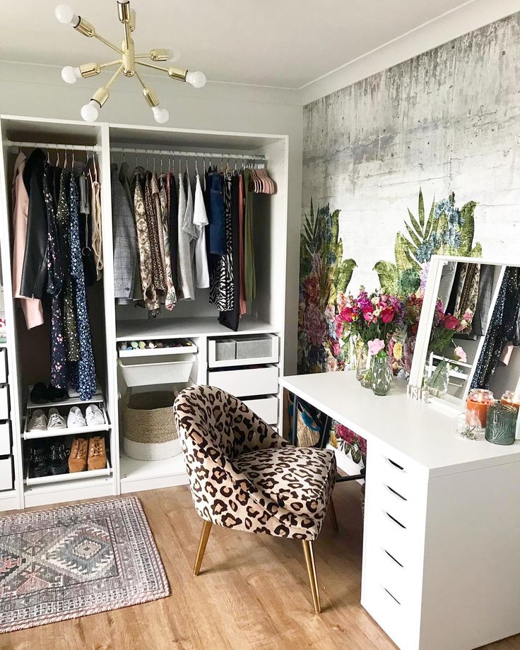 danielle-lisle_-cloffice-instagram